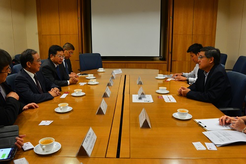 代表團一行訪問新加坡教育部.JPG 代表團一行訪問新加坡教育部.JPG