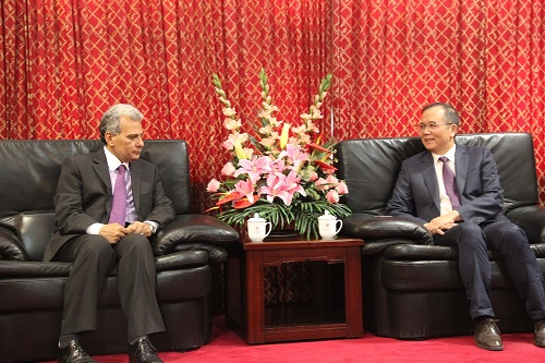 林校長會見開羅大學校長Gaber Nasser教授.JPG 林校長會見開羅大學校長Gaber Nasser教授.JPG
