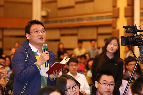 學生提問.JPG 學生提問.JPG